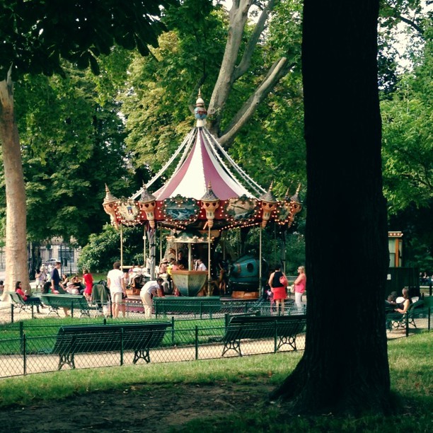 Parc-Monceau-Experience-Paris-Like-a-Local