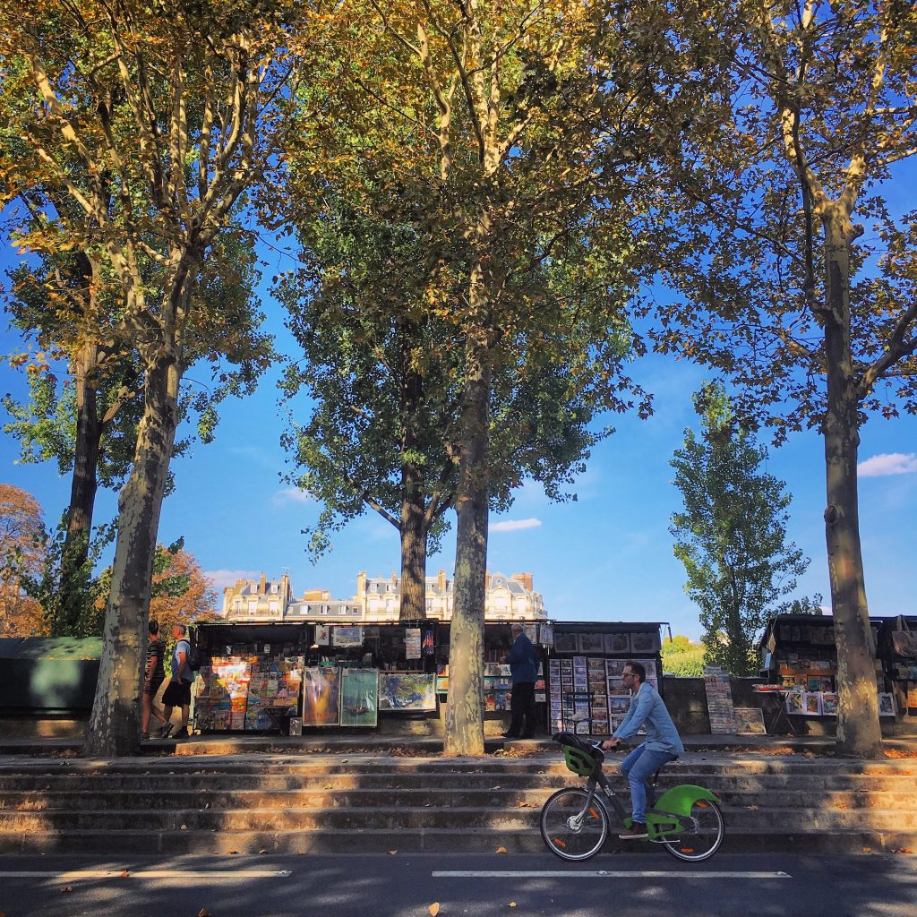 Bike-in-Paris-Experience-Paris-Like-a-Local