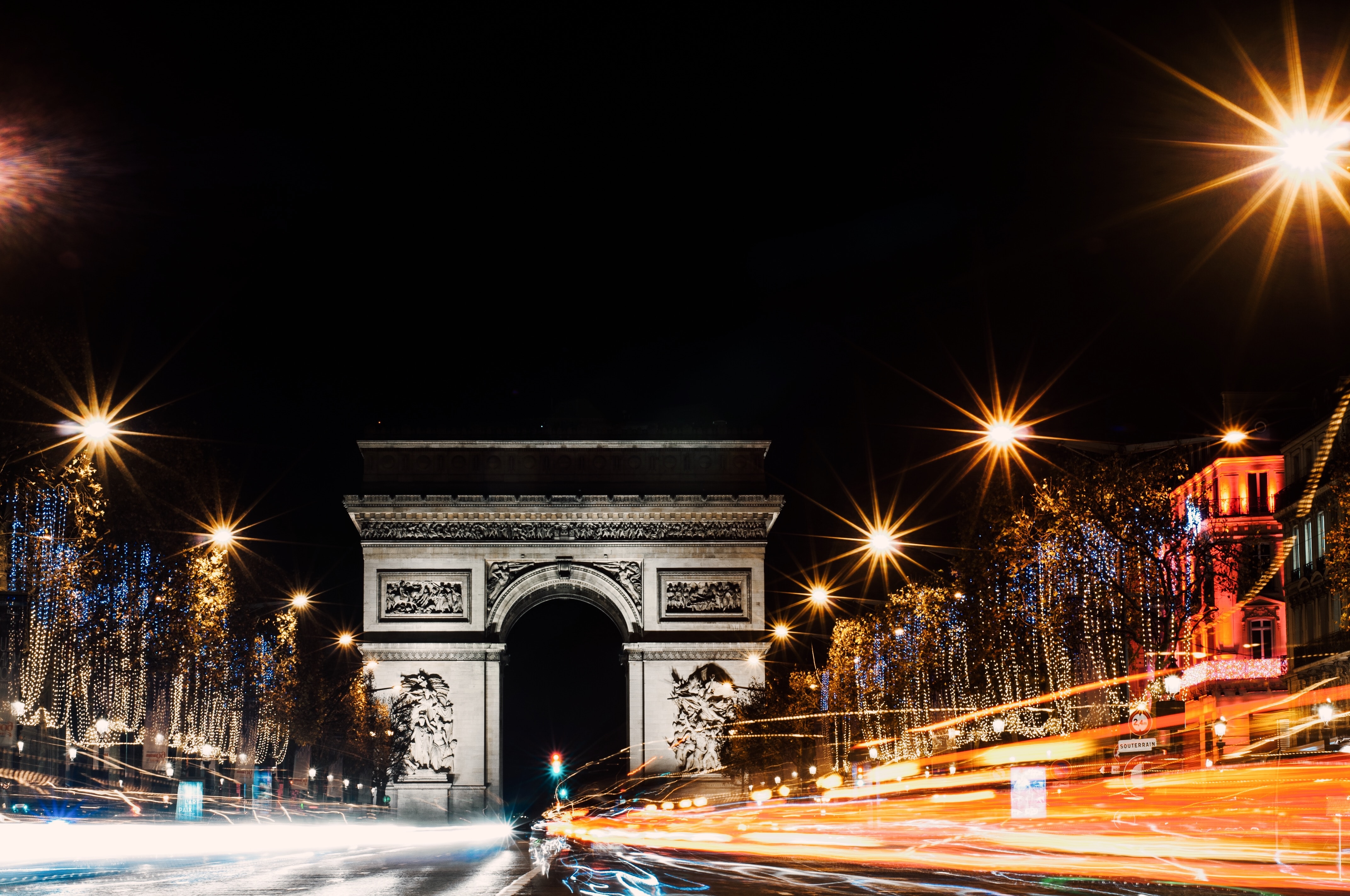 Paris-Illuminations-arc-de-triomphe