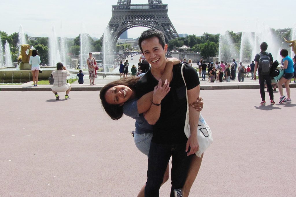 friends-by-the-Eiffel-Tower-Paris