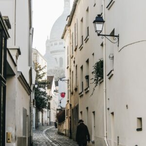 expat-in-montmartre-Paris-Celine-Concierge