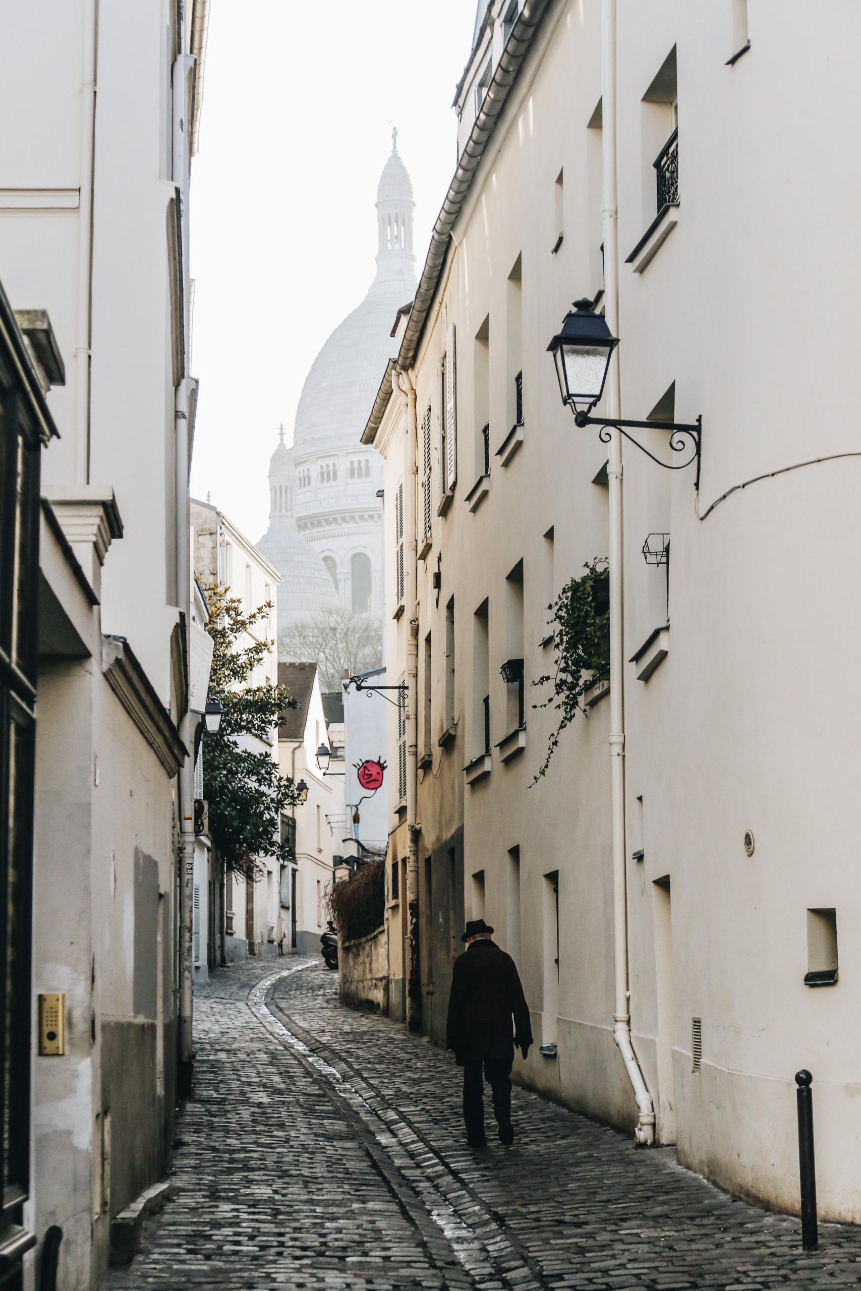 expat-in-montmartre-Paris-Celine-Concierge